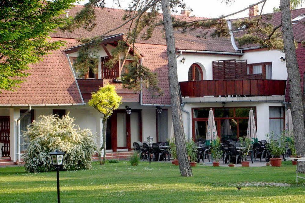 Kentaur Hotel 3*